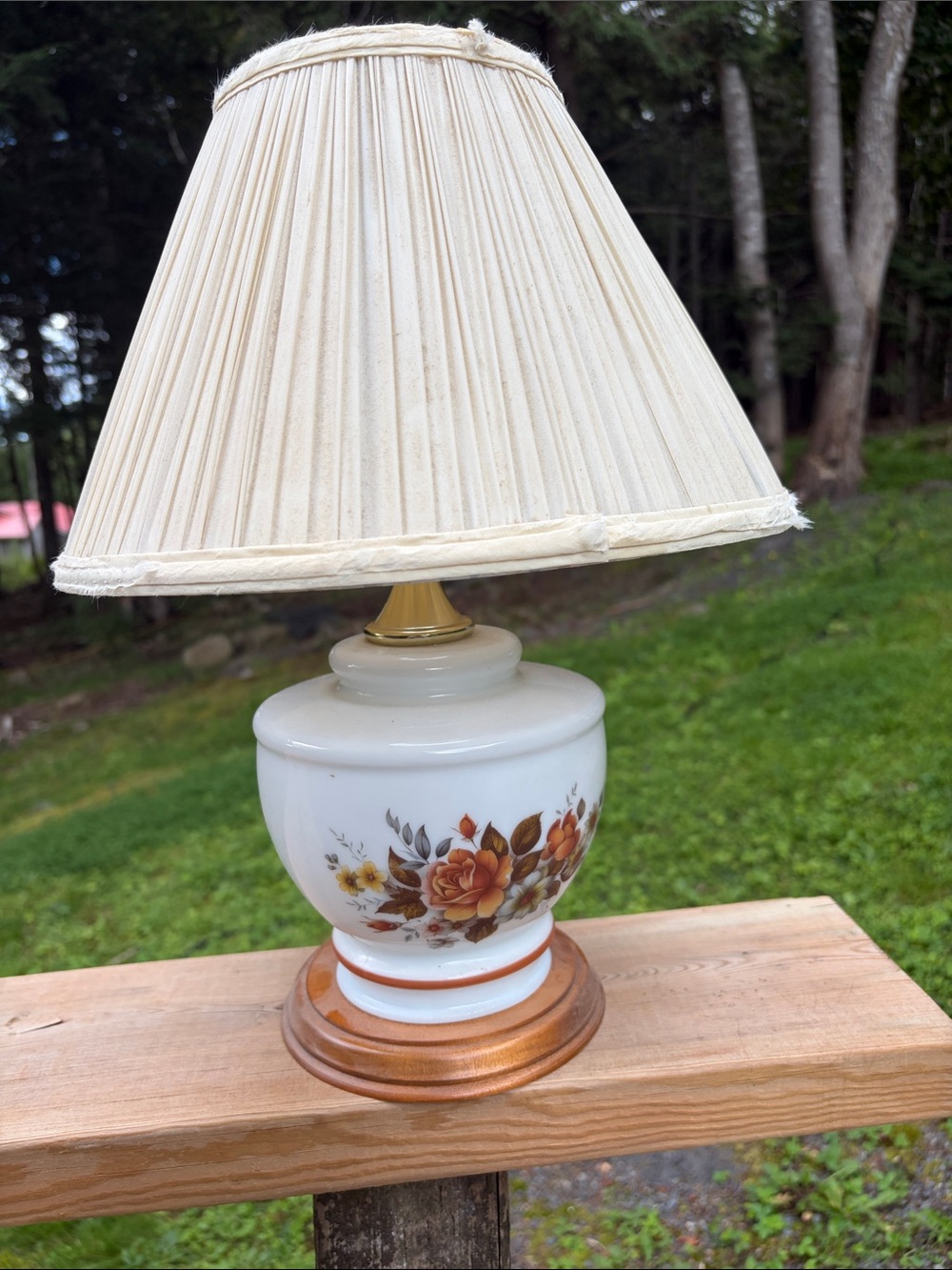 Vintage Floral Table Lamp in cream with Brown Rose Accents